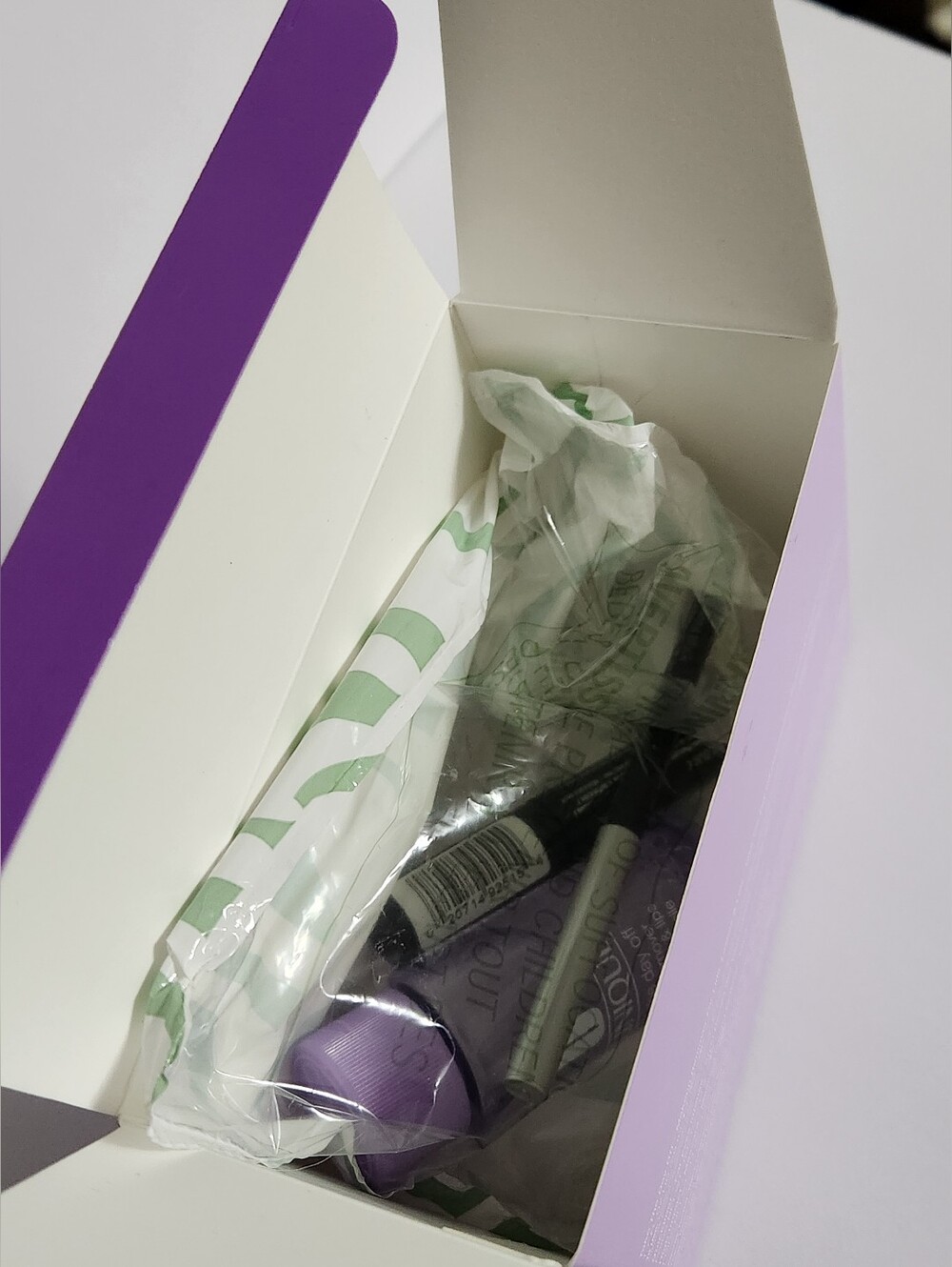 NEW Clinique Gift Set - Picture 5 of 7
